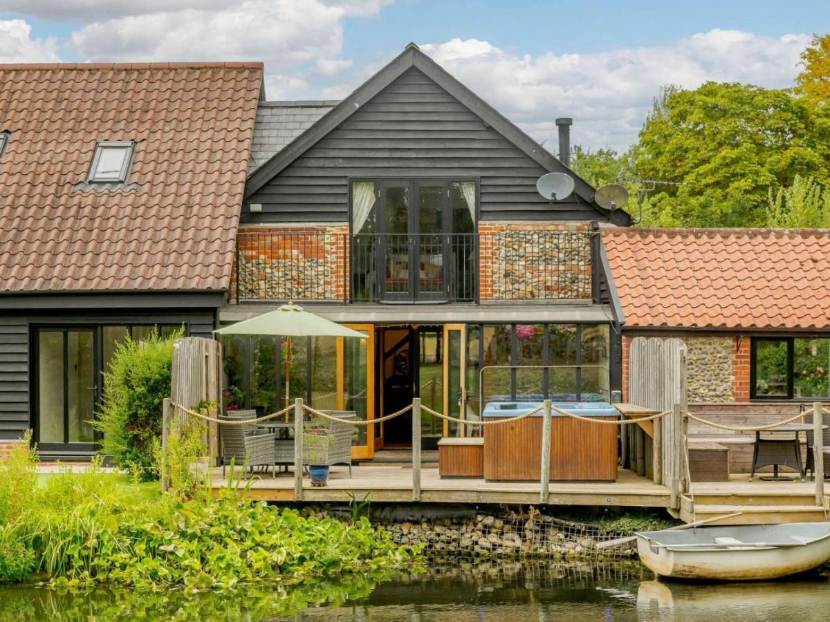 16Th Century Cartlodge With Private Hot Tub Diss Buitenkant foto