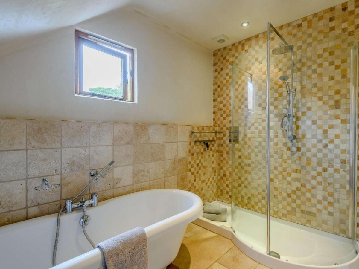 16Th Century Cartlodge With Private Hot Tub Diss Buitenkant foto