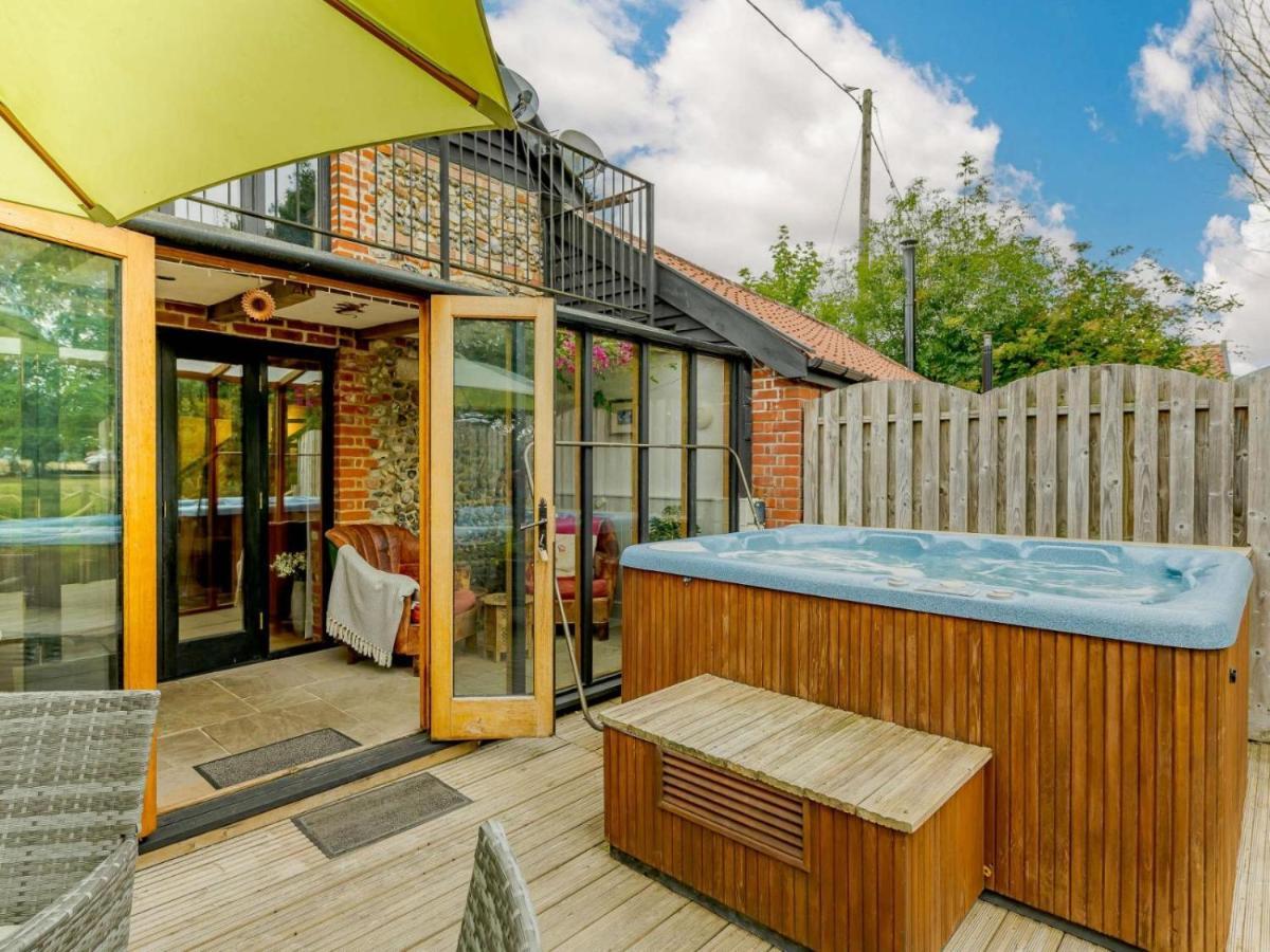 16Th Century Cartlodge With Private Hot Tub Diss Buitenkant foto